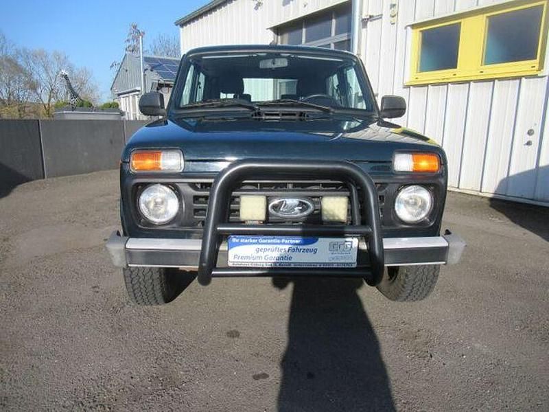 Gebraucht Lada niva 125 PS (91 kW) 2020 Grün SUV