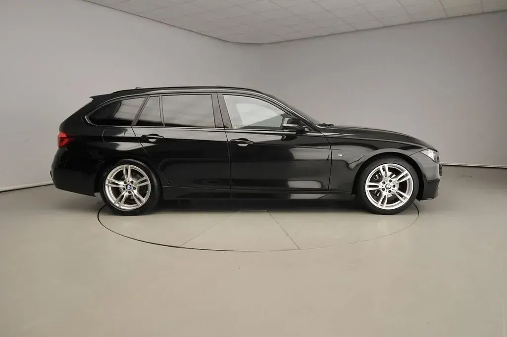 Gebraucht BMW 320 M Sport 184 PS (135 kW) 2019 Schwarz Kombi