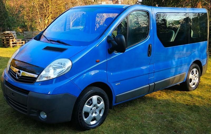 Blau Gebraucht 2013 Opel Vivaro Van | 16.200 € - Bild 1/4