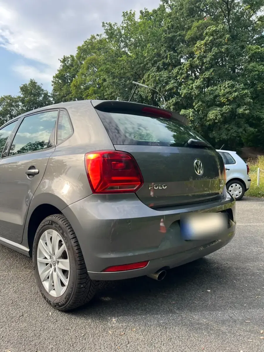 Gebraucht VW Polo Highline 90 PS (66 kW) 2015 Grau Kleinwagen