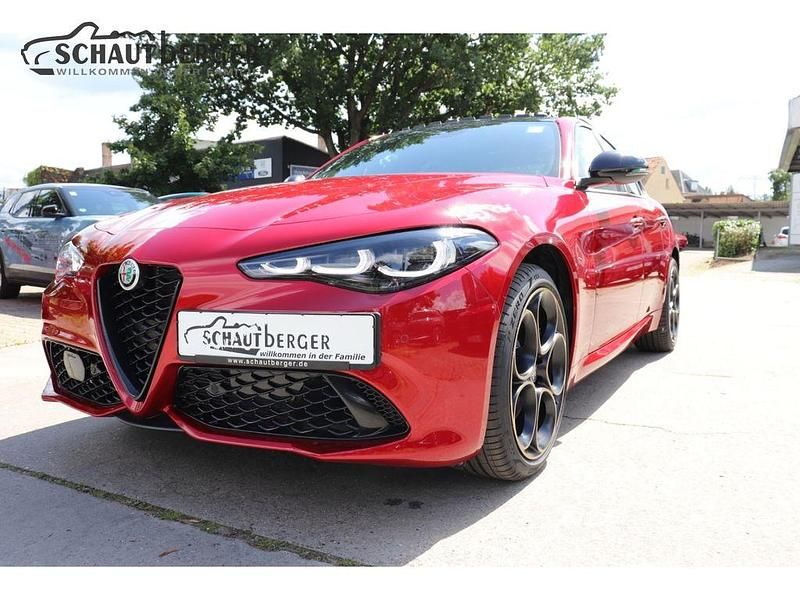 Rot Neu 2025 Alfa Romeo Giulia Limousine | 62.990 € (Fairer Preis) - Bild 1/4