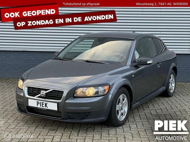 Grau Gebraucht 2009 Volvo C30 Momentum Kleinwagen | 1.999 € (Guter Preis) - Bild 1/3