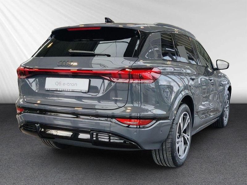 Neu Audi Q6 e-tron Sport 284 kW (387 PS) 2026 Grau SUV