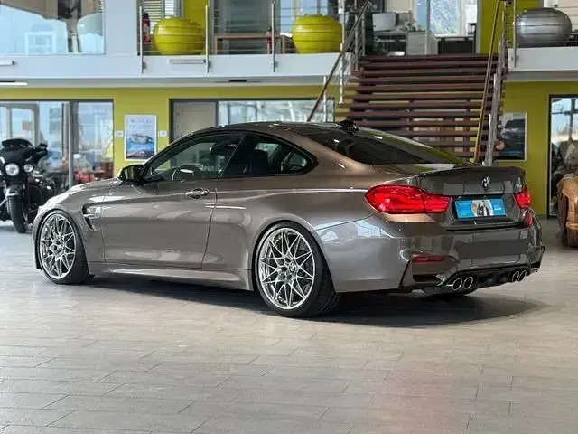 Używany BMW M4 Performance 450 KM (330 kW) 2019 Brązowy Coupe