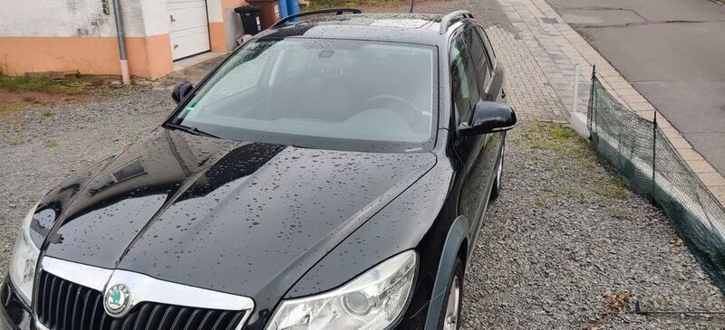Gebraucht Skoda Octavia 140 PS (102 kW) 2011 Schwarz Kombi