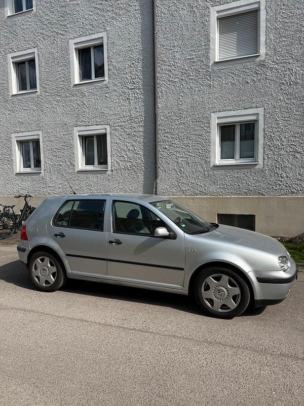 Gebraucht VW Golf IV 2001 Silber Kleinwagen