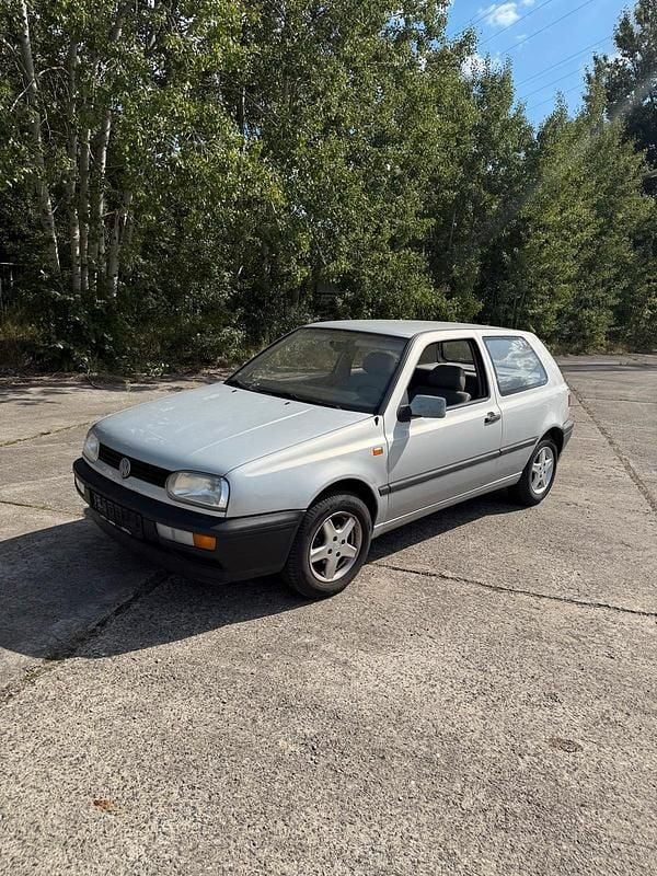 Silber Gebraucht 1995 VW Golf III Kleinwagen | 3.000 € - Bild 1/4