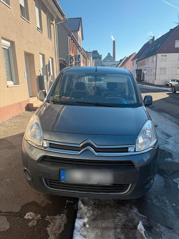 Grau Gebraucht 2012 Citroën Berlingo Van / Kleinbus | 4.700 € (Fairer Preis) - Bild 1/4