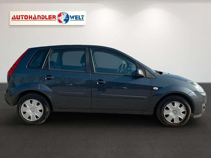 Gebraucht Ford Fiesta Style 80 PS (58 kW) 2008 Grau Kleinwagen