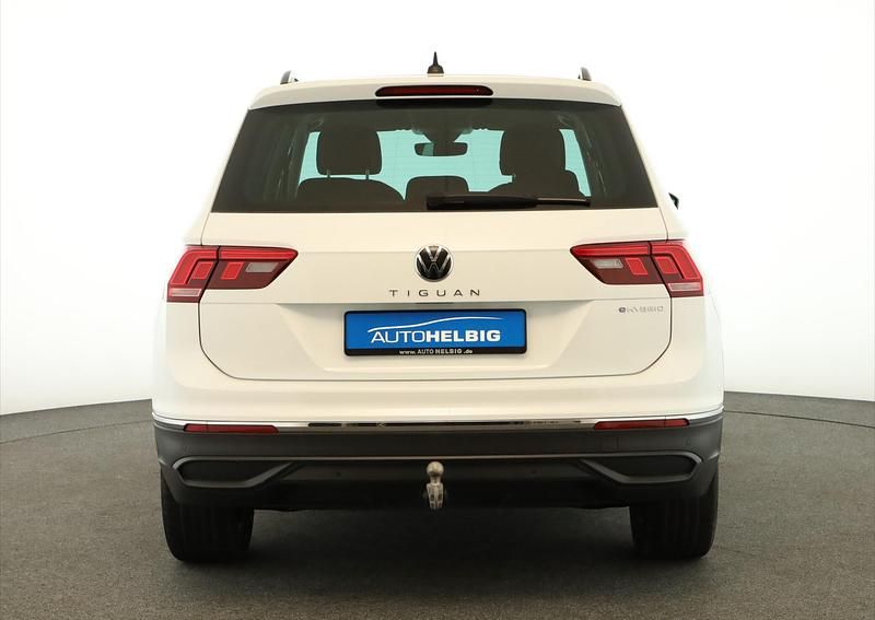 Gebraucht VW Tiguan Life 245 PS (180 kW) 2022 Pure white SUV