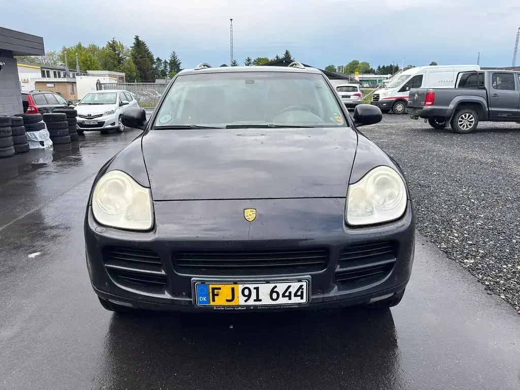 Używany Porsche Cayenne Basis 250 KM (183 kW) 2006 Czarny SUV