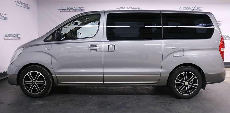 Gebraucht Hyundai H-1 170 PS (125 kW) 2017 Creamy white / sol Van / Kleinbus