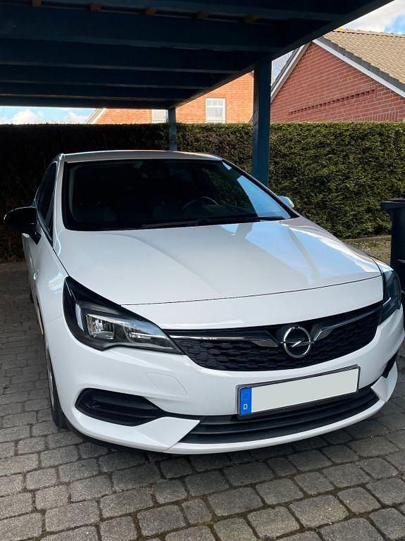 Gebraucht Opel Astra 110 PS (80 kW) 2020 Weiß Limousine