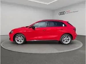 Gebraucht Audi A3 S-Line 272 PS (200 kW) 2025 Rot (progressivrot metallic) Limousine