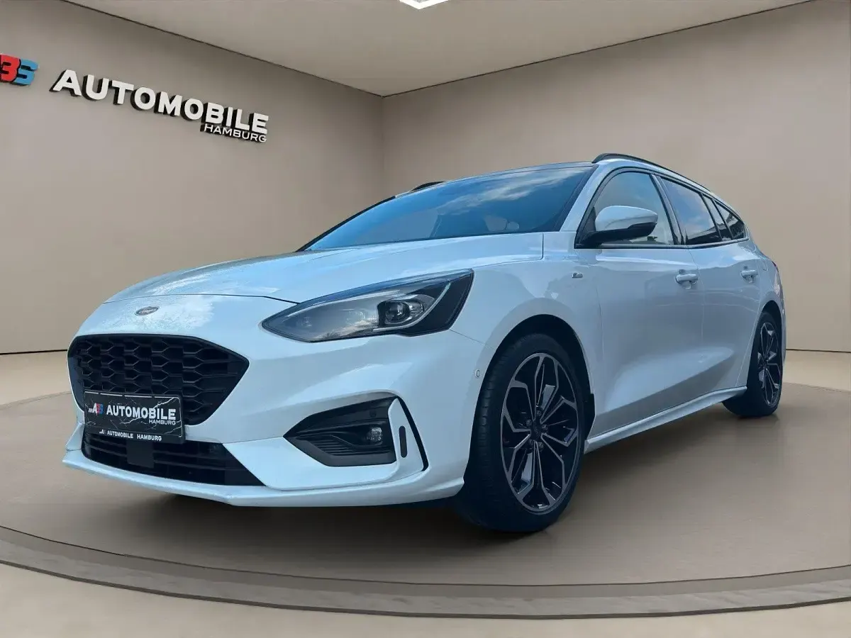 Używany Ford Focus ST-Line 150 KM (110 kW) 2021 Biały Kombi