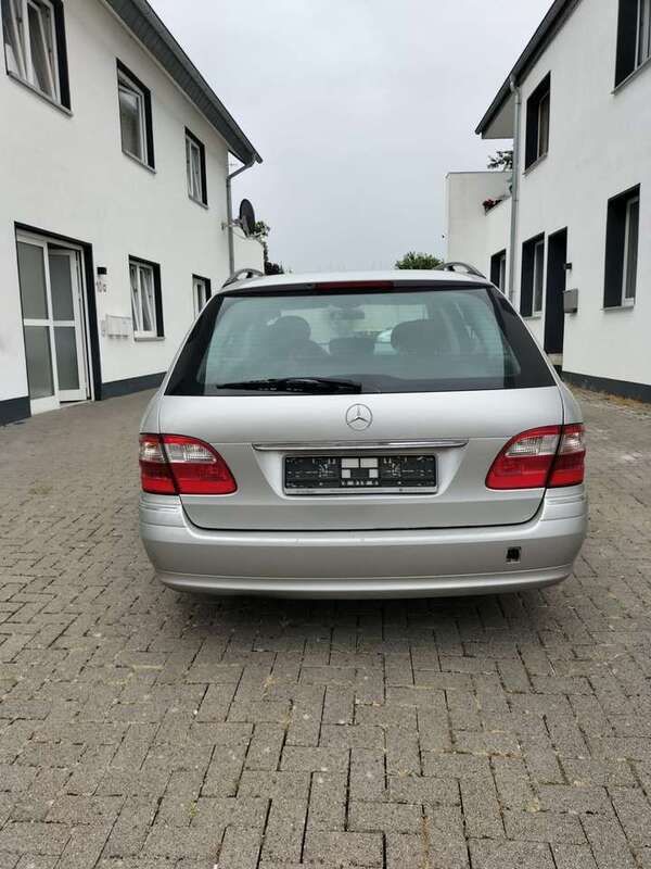 Gebraucht 2004 Mercedes E220 Avantgarde Kombi | 1.000 € (Superpreis) - Bild 1/4