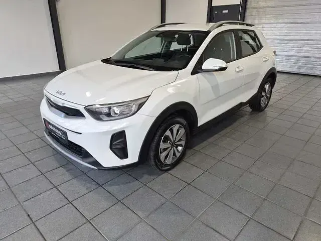 Gebraucht Kia Stonic Vision 84 PS (61 kW) 2024 Weiß SUV