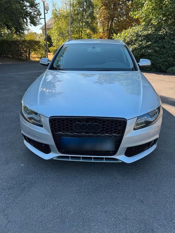 Silber Gebraucht 2010 Audi A4 Kombi | 7.800 € - Bild 1/4