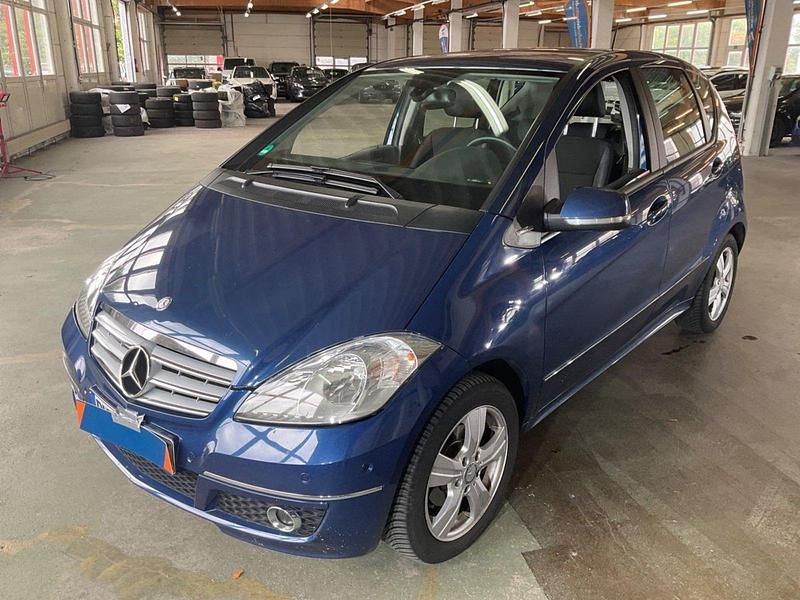 Beige Gebraucht 2012 Mercedes A180 Limousine | 6.500 € (Etwas zu teuer) - Bild 1/4
