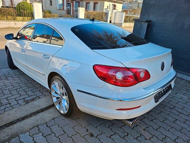 Gebraucht VW Passat Individual 170 PS (125 kW) 2011 Weiß Limousine