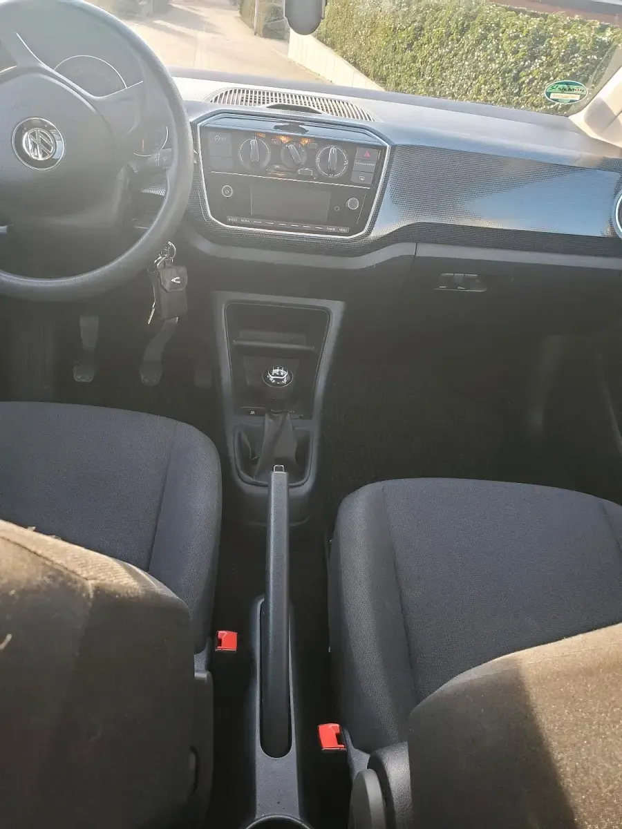 Second-hand VW up! 60 CP (44 kW) 2019 Argintiu Hatchback