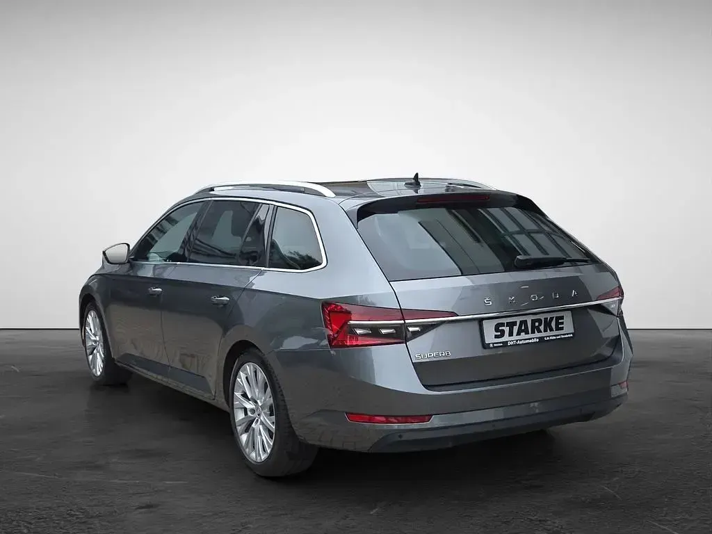 Gebraucht Skoda Superb Style 150 PS (110 kW) 2023 Graphitegrau metallic Kombi