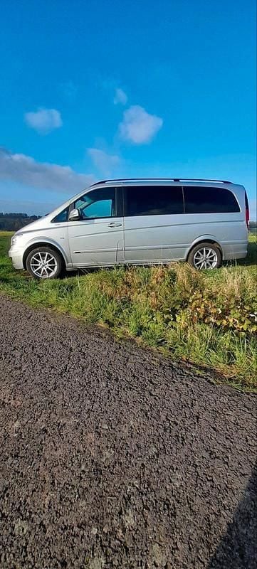 Silber Gebraucht 2013 Mercedes Viano Van / Kleinbus | 15.750 € (Guter Preis) - Bild 1/4
