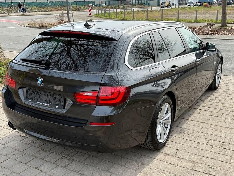 Gebraucht BMW 520 184 PS (135 kW) 2011 Grau Kombi