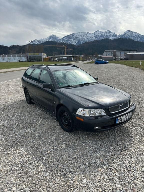 Gebraucht Volvo V40 136 PS (100 kW) 2001 Schwarz Kombi