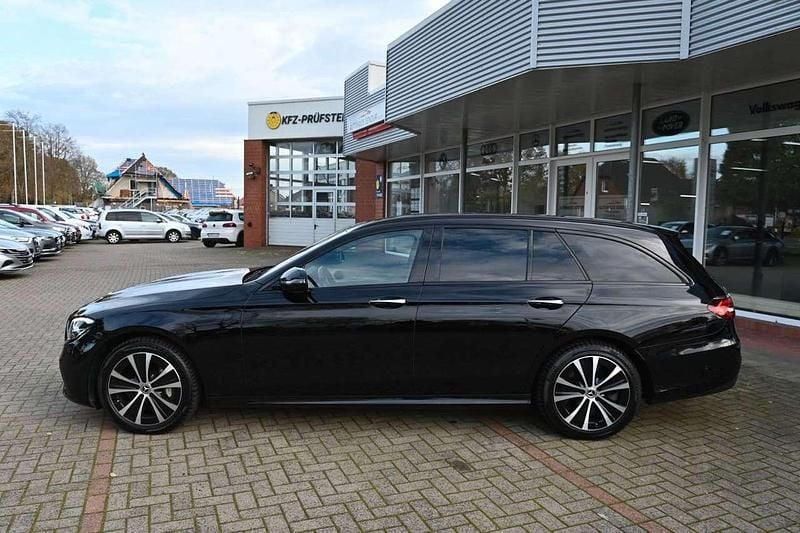 Gebraucht Mercedes E300 AMG 306 PS (225 kW) 2022 Schwarz Kombi