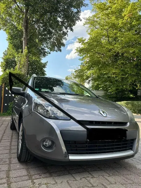 Gebraucht Renault Clio II Dynamique 103 PS (75 kW) 2011 Silber Limousine