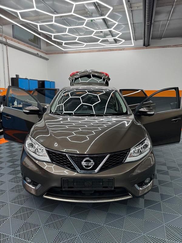 Braun Gebraucht 2015 Nissan Pulsar 360º Limousine | 9.890 € (Fairer Preis) - Bild 1/4