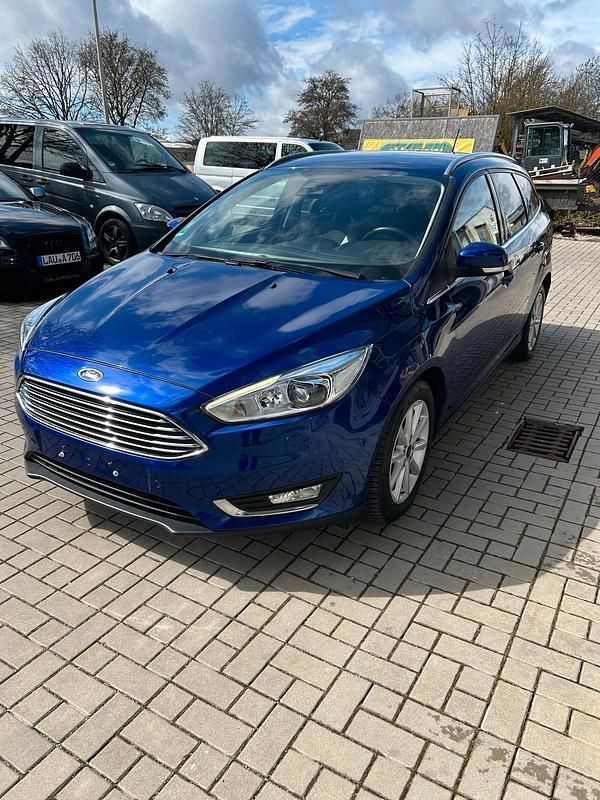 Gebraucht Ford Focus 125 PS (91 kW) 2017 Blau Kombi