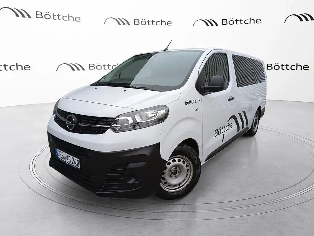 Gebraucht Opel Vivaro-e Combi 120 PS (88 kW) 2022 Casabl/arctic/eisweiss/kaolin Van / Kleinbus