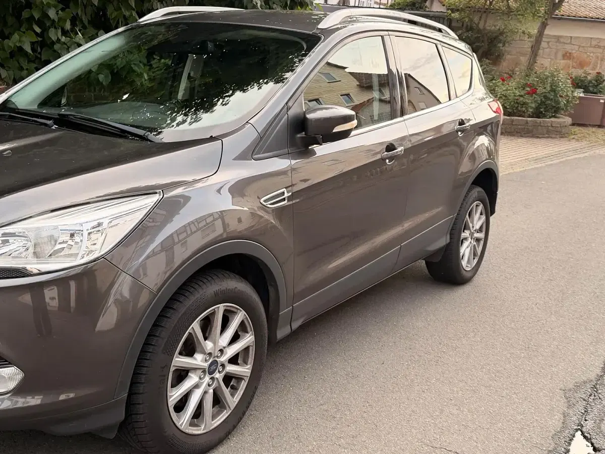 Gebraucht Ford Kuga Titanium 150 PS (110 kW) 2016 Grau SUV