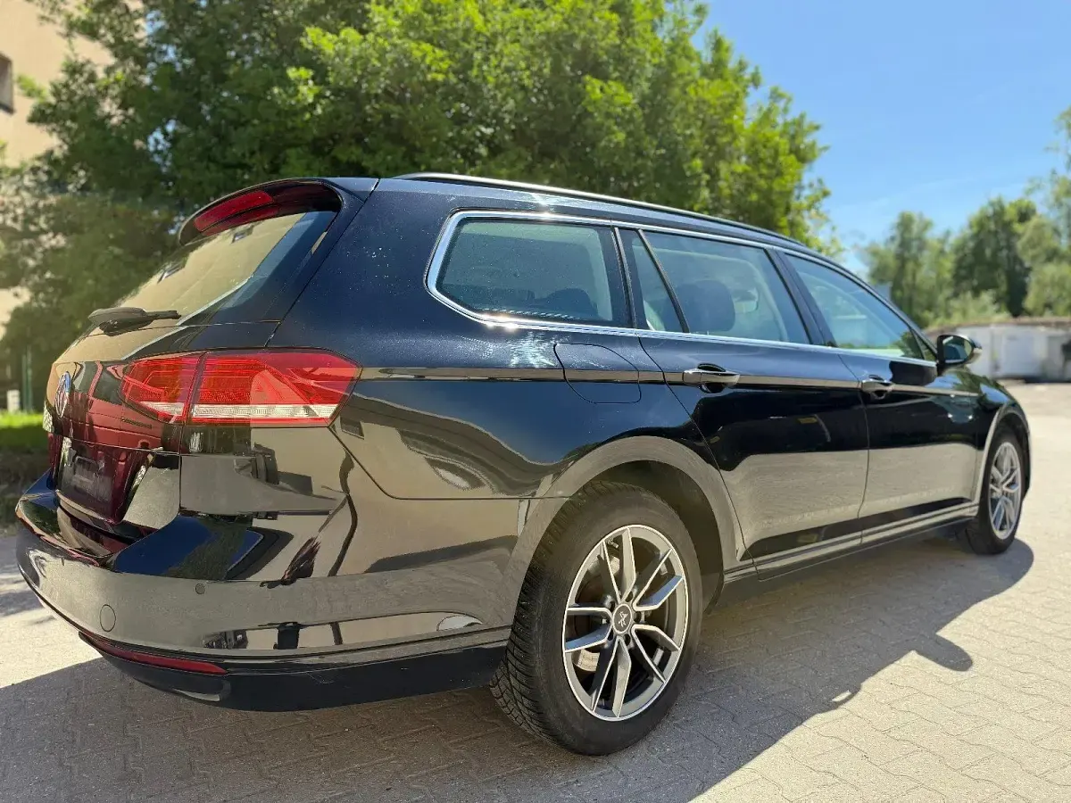 Gebraucht VW Passat Comfortline 150 PS (110 kW) 2018 Schwarz Kombi