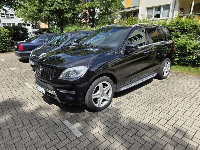 Schwarz Gebraucht 2013 Mercedes ML350 AMG SUV | 22.800 € (Guter Preis) - Bild 1/4