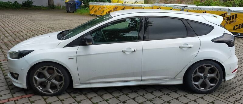 Gebraucht Ford Focus ST-Line 182 PS (133 kW) 2018 Weiß Limousine
