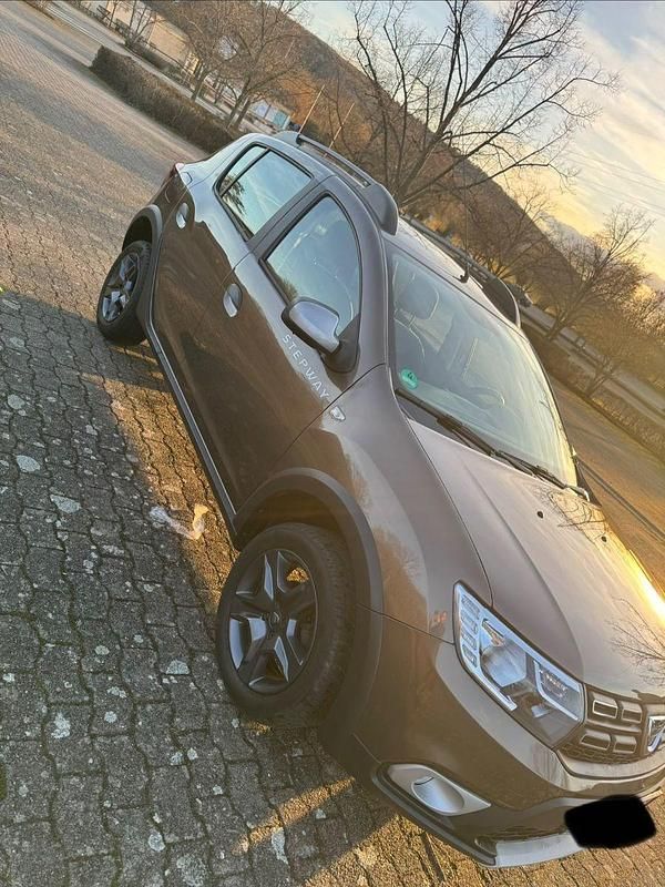 Gebraucht Dacia Sandero Stepway 90 PS (66 kW) 2018 Braun Limousine