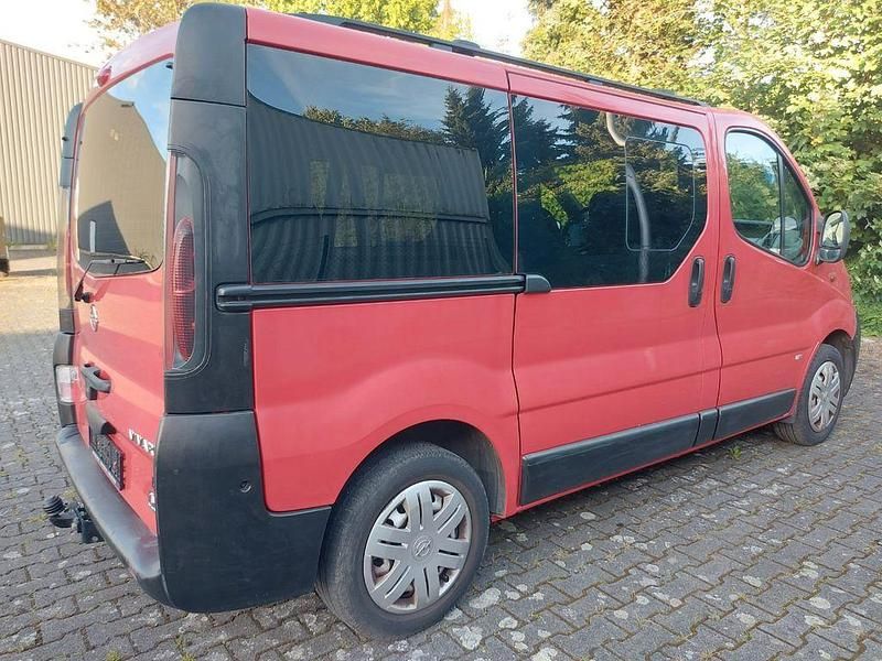 Gebraucht Opel Vivaro 120 PS (88 kW) 2006 Rot Van / Kleinbus