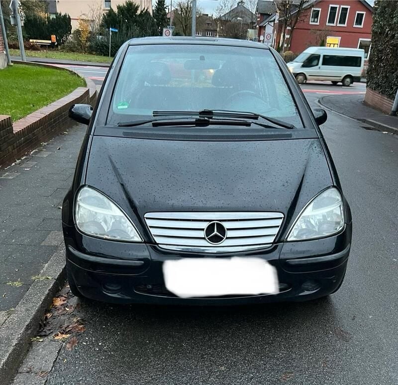 Schwarz Gebraucht 2001 Mercedes A190 Avantgarde Kleinwagen | 849 € (Superpreis) - Bild 1/4