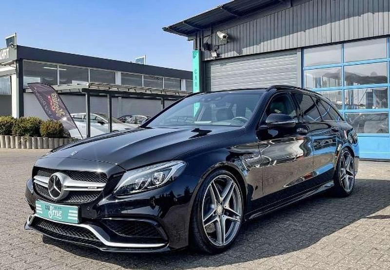 Schwarz Gebraucht 2016 Mercedes C63 AMG AMG Limousine | 35.940 € (Superpreis) - Bild 1/4