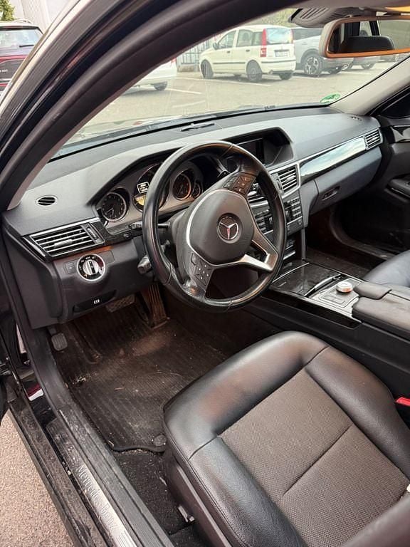 Gebraucht Mercedes E200 136 PS (100 kW) 2013 Schwarz Limousine