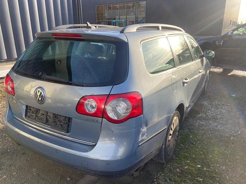 Gebraucht VW Passat Trendline 140 PS (102 kW) 2008 Grau Kombi