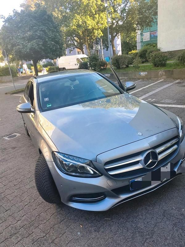 Grau Gebraucht 2015 Mercedes C220 Limousine | 15.500 € (Fairer Preis) - Bild 1/4