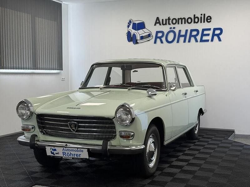 Grün Gebraucht 1967 Peugeot 404 Limousine | 10.990 € - Bild 1/4