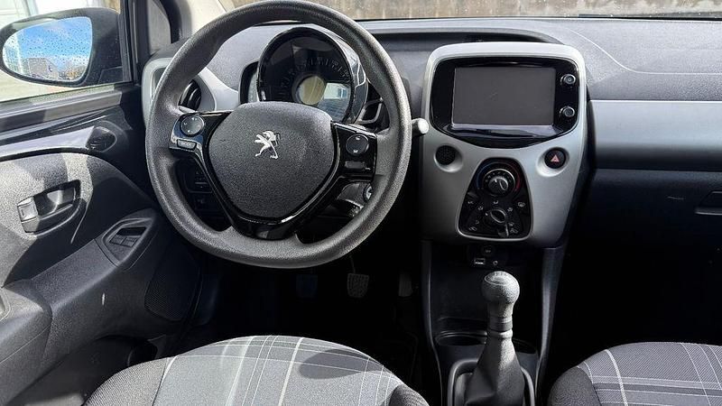 Gebraucht Peugeot 108 Active 82 PS (60 kW) 2017 Schwarz Kleinwagen