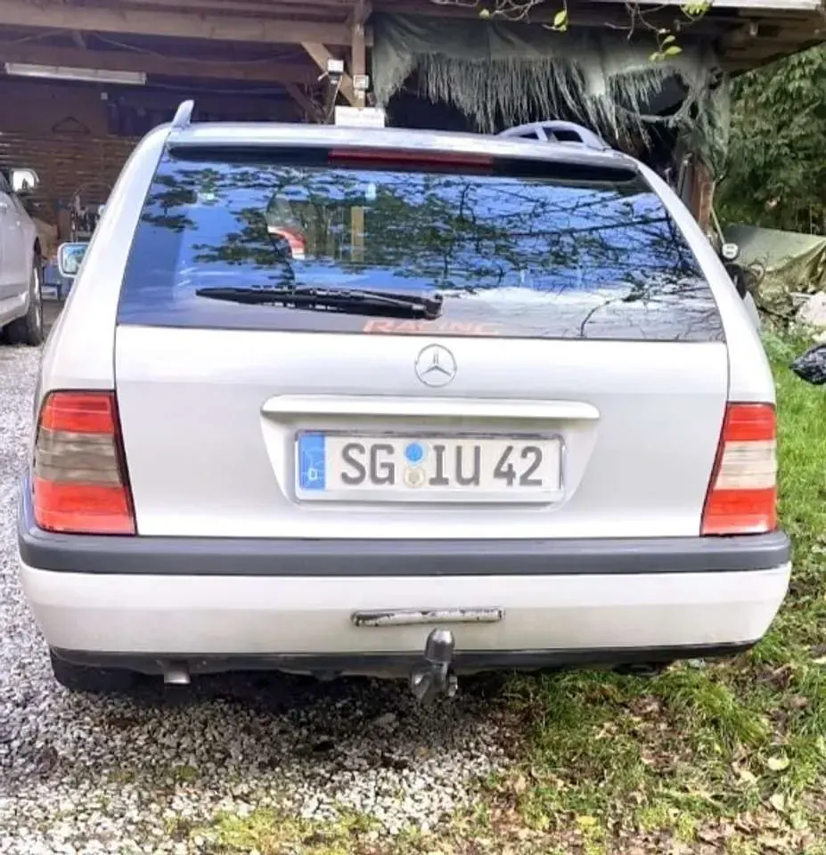 Gebraucht Mercedes C180 Classic 122 PS (89 kW) 1996 Silber Kombi