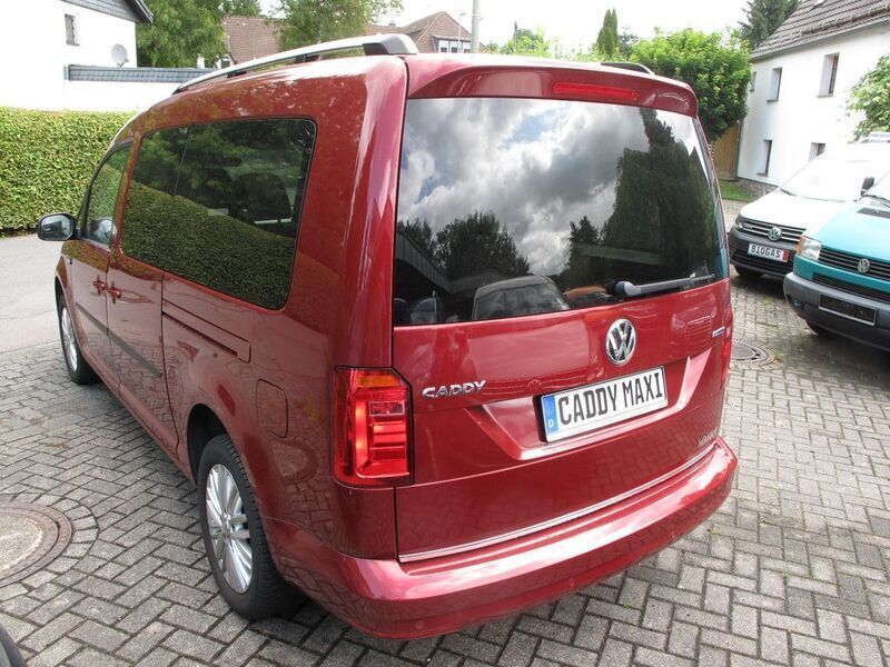 Gebraucht VW Caddy Maxi 110 PS (80 kW) 2019 Rot Van / Kleinbus