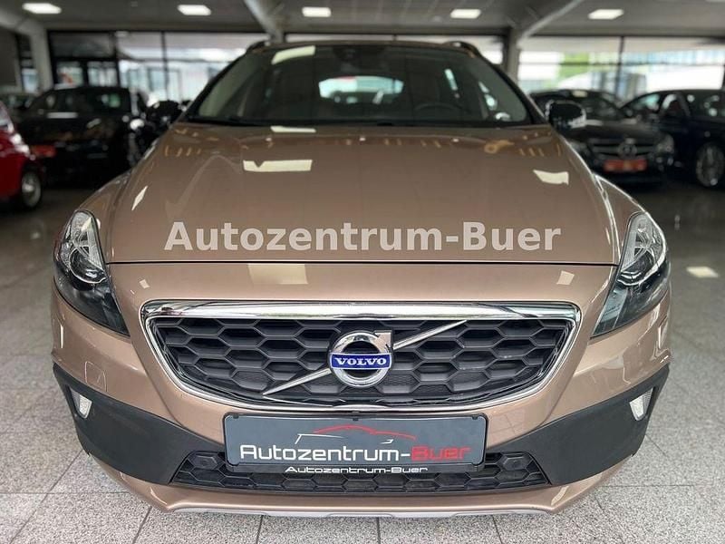 Gold Gebraucht 2014 Volvo V40 CC You! Kombi | 17.990 € (Teuer) - Bild 1/4